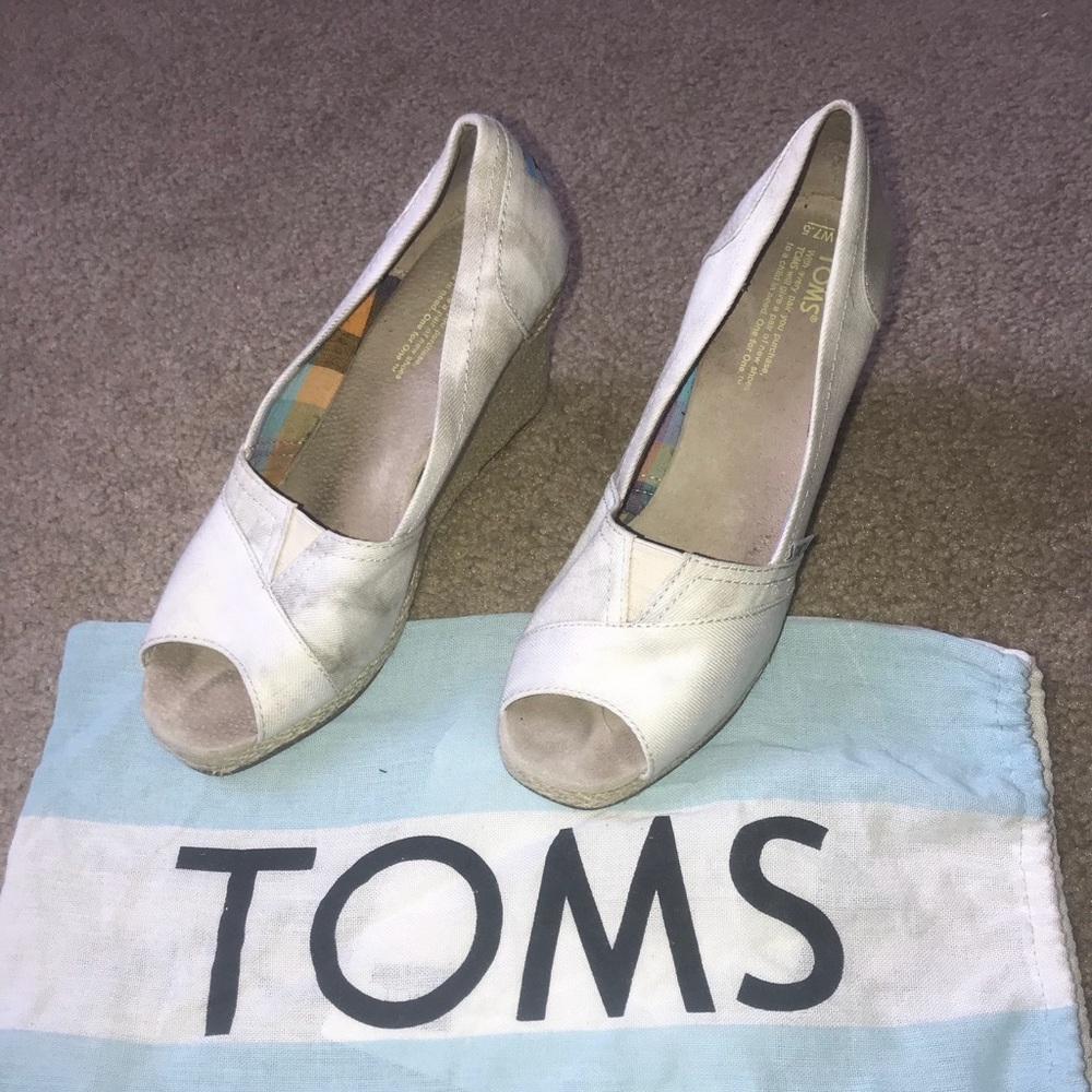 Toms wedges